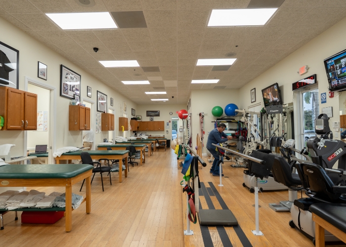 clinic-Interior-15-treatment-room-Bolduc-Physical-Aquatic-Therapy-and-Sports-Medicine-Boynton-Beach-FL